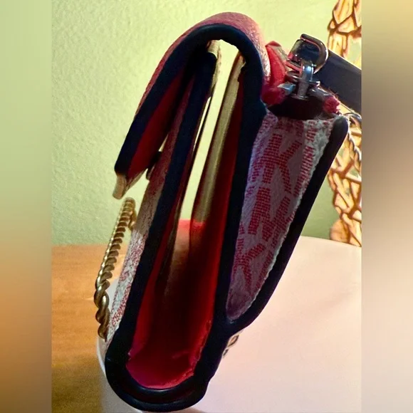 Michael Kors Dark Pink nd White Tri-Fold Wallet - Picture 4 of 17